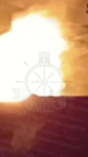 Десятки взрывов прозвучали этой ночью в пригороде Одессы, где находится порт Измаила