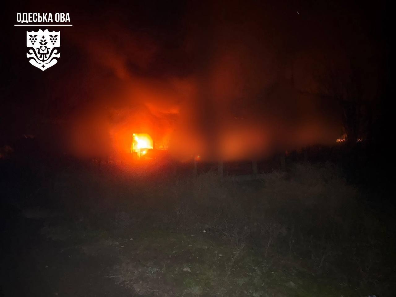 После атаки в порту Измаила продолжает пылать газовый танкер M/T ORINDA После атаки в порту Измаила продолжает пылать газовый танкер M/T ORINDA