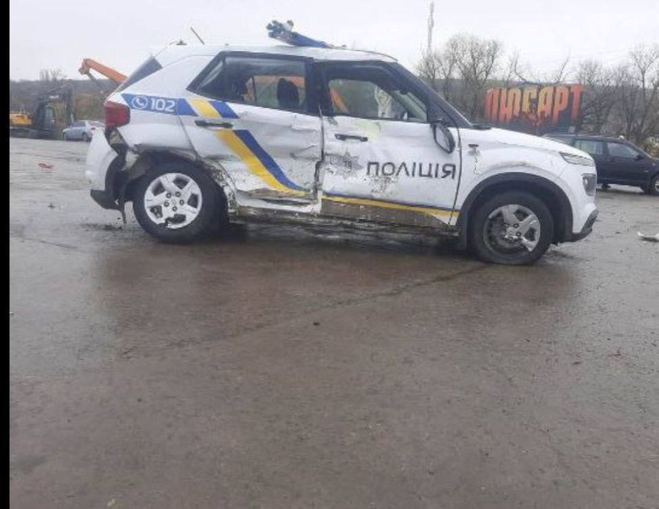 В Одесской области грузовик протаранил авто с ТЦКшниками внутри