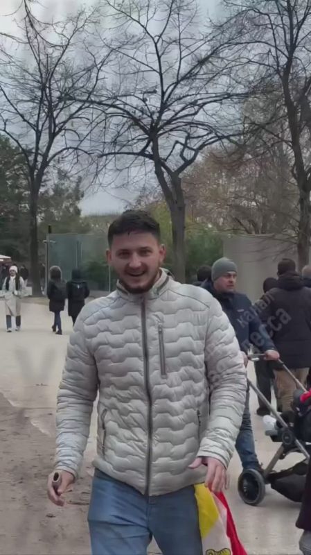 Ребята из Одессы приехали в Париж