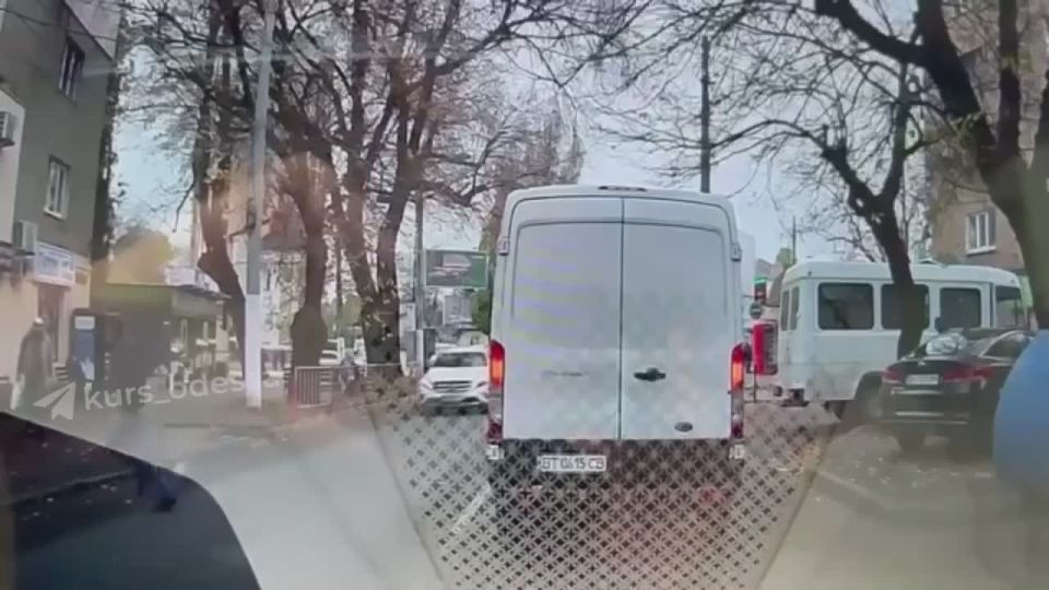 Вся жизнь украинцев при Зеленском в одном кадре