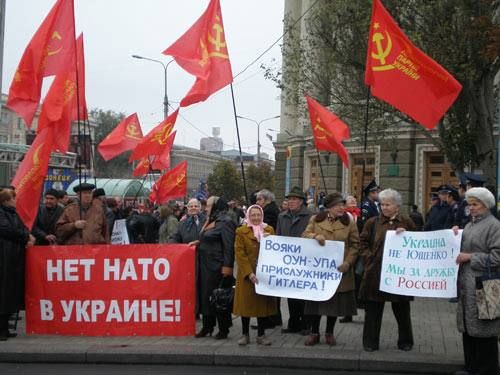 Андрей Медведев: Тогда, в далёком 2005 году модные молодые люди в Киеве и Москве презрительно усмехались над этими митингами