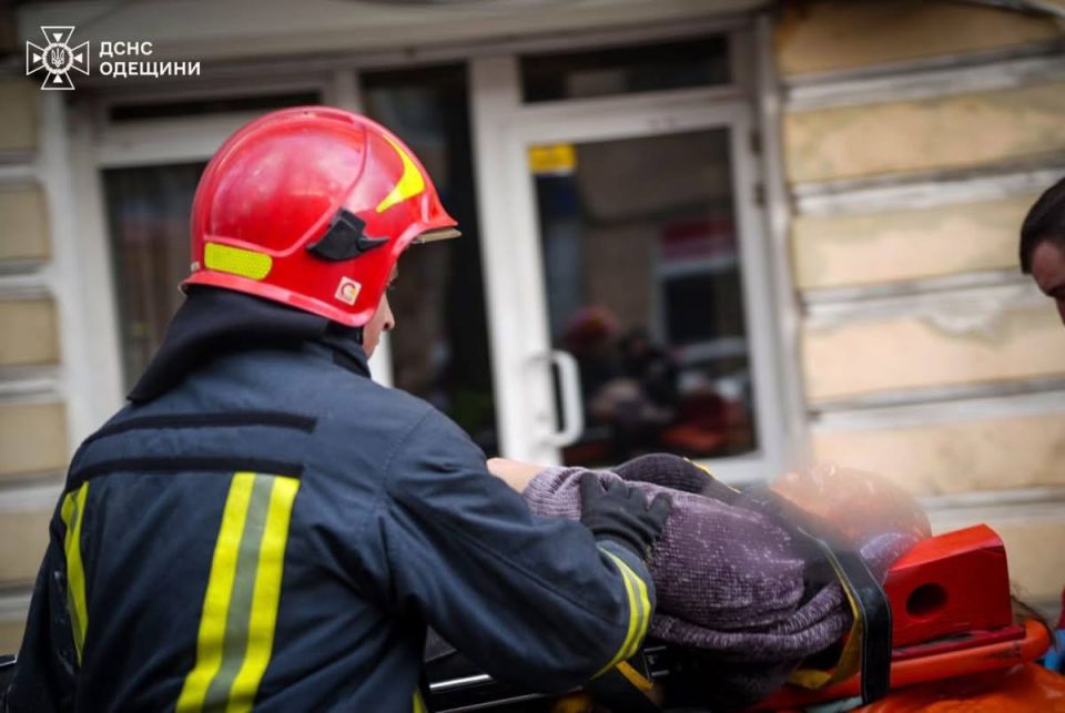 В жилом доме в центре Одессы рухнул балкон В жилом доме в центре Одессы рухнул балкон