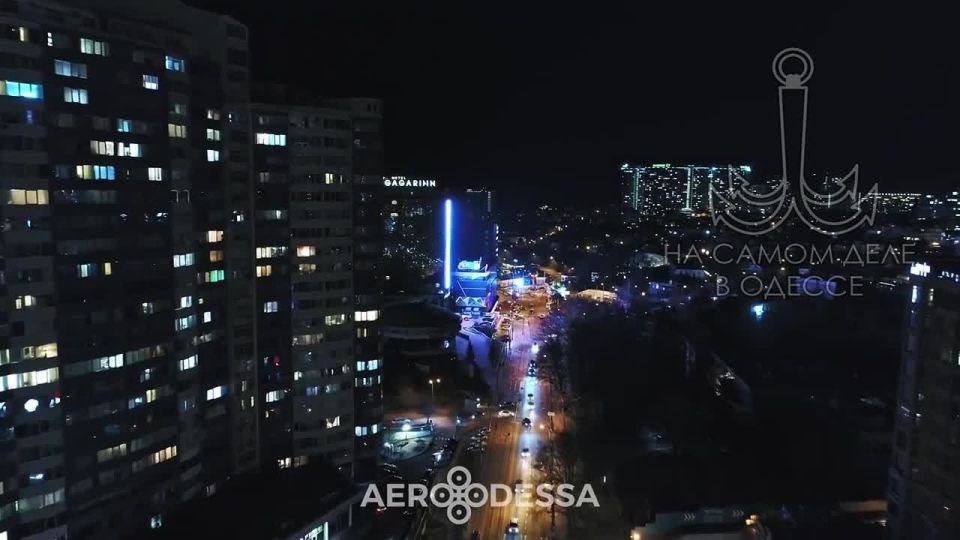 Одесса-мама, мирных снов. — Фима, ну и как Сара в постели?