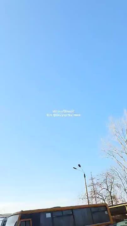 Герани в небе над Одессой, что-то удаётся сбить, но большинство достигают своих целей