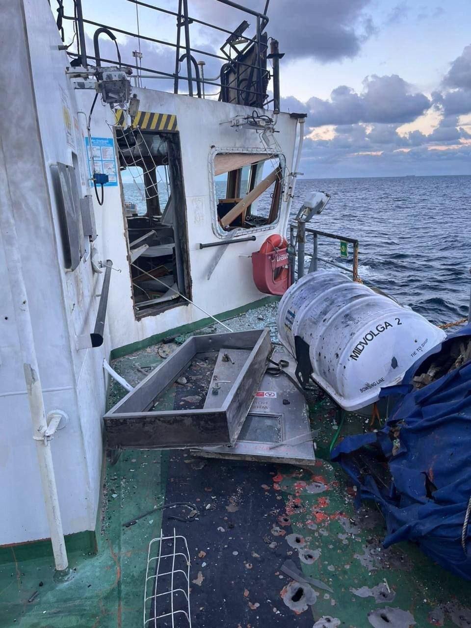 Первые фото после атаки на танкер Midvolga 2: ВСУ били по нему дроном-камикадзе Первые фото после атаки на танкер Midvolga 2: ВСУ били по нему дроном-камикадзе