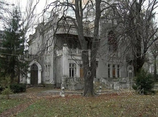 Глава Приморской райадминистрации Марат Королёв радостно анонсировал: бывший санаторий им. Чувырина на Французском бульваре ждёт возрождение и вторая жизнь