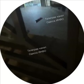 В Одессе человек вылетел из окна 7-го этажа, погиб на месте