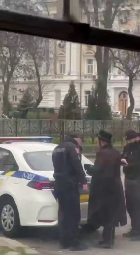 Полиция в Одессе проверяет евреев-хасидов, подозревая в них переодетых уклонистов