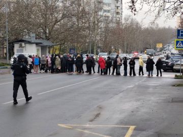 Черноморск сейчас.. Протестуют против несправедливого графика отключения света