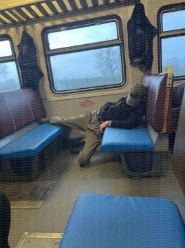 В одесских электричках можно встретить настоящего йога