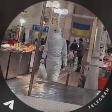 Мужика-гирлянду обнаружили на Привозе