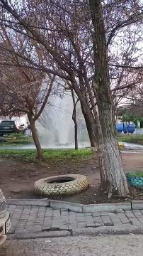 В Одессе на улице Ядова прорвало водопровод