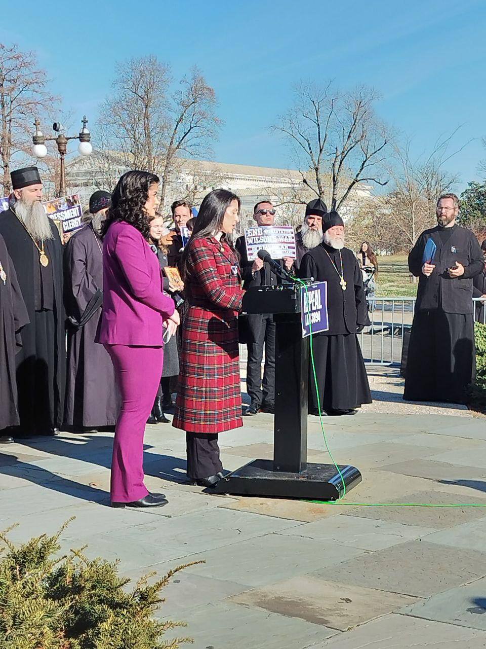 А что Украина. В Вашингтоне на Капитолийском холме прошла публичная акция — День действий православных христиан и их союзников А что Украина. В Вашингтоне на Капитолийском холме прошла публичная акция — День действий православных христиан и их союзников