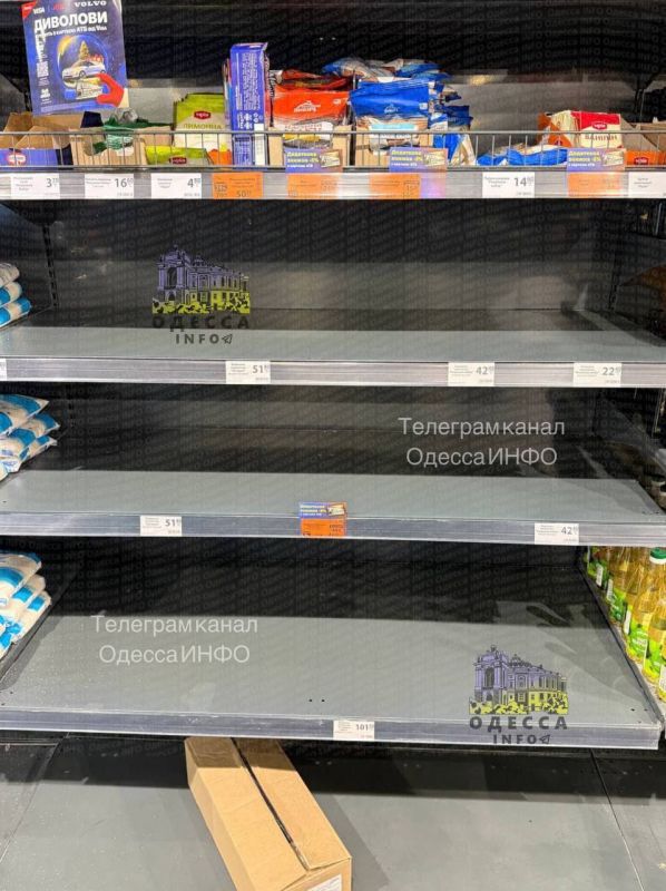 Ажиотаж в Одессе: после удара по мосту в Маяках пустеют полки и АЗС Ажиотаж в Одессе: после удара по мосту в Маяках пустеют полки и АЗС