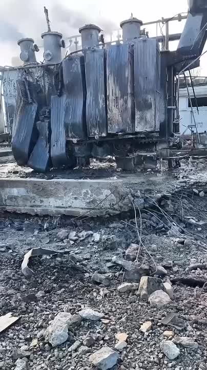 Одна из разрушенных ударами подстанций в Одессе