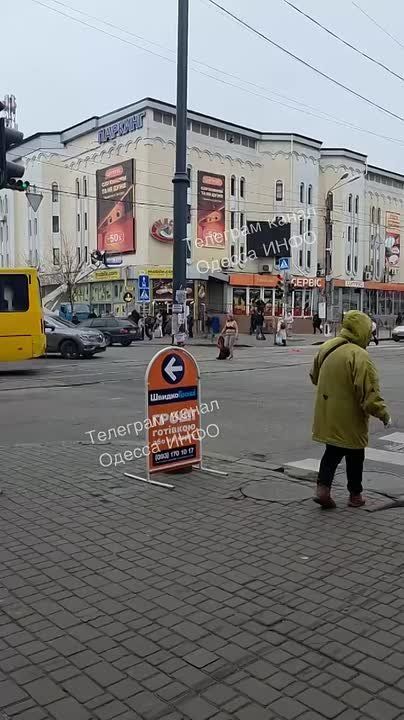 Малыха светит стриптизом посреди дороги в Одессе