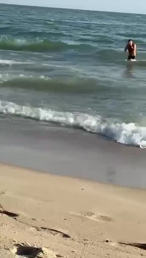 Перепутал даты, бывает. Алексей Гончаренко, лично занимавшийся уничтожением канонической Украинской православной церкви, перепутал и накануне Рождества Христова поздравил подписчиков с Крещением, которое в этом году выпало...