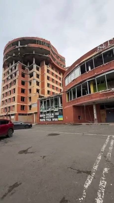 Проходили по просп. Шевченко и назрел вопрос Проходили по просп. Шевченко и назрел вопрос