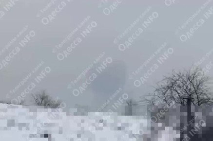 Прилет по порту Украины.. Заявляется, что сегодня днем один искандер прилетел по портовой инфраструктуре Черноморска Одесской области. Удар пришёлся по причалу, где находилось судно под флагом Мальты