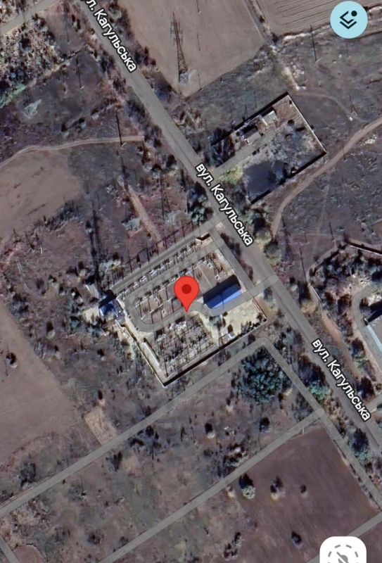 В районе порта Килия в Одесской области ночными ударами выведена из строя подстанция ПС 110/35 кВ "Килия", снабжавшая электричеством портовую инфраструктуру, сообщают "Хроники Гераней" В районе порта Килия в Одесской области ночными ударами выведена из строя подстанция ПС 110/35 кВ "Килия", снабжавшая электричеством портовую инфраструктуру, сообщают "Хроники Гераней"