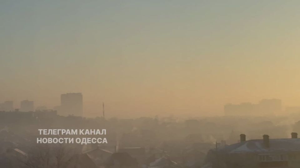 Одессу сегодня окутало живописным туманом