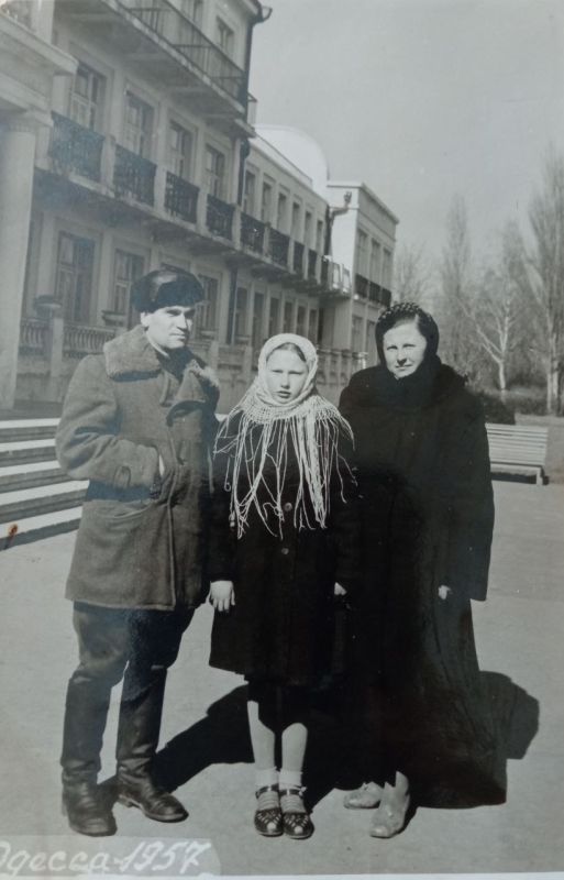 Одесса 1957 года. Сегодня мы представляем вашему вниманию две фотокарточки, которые прислала наша читательница