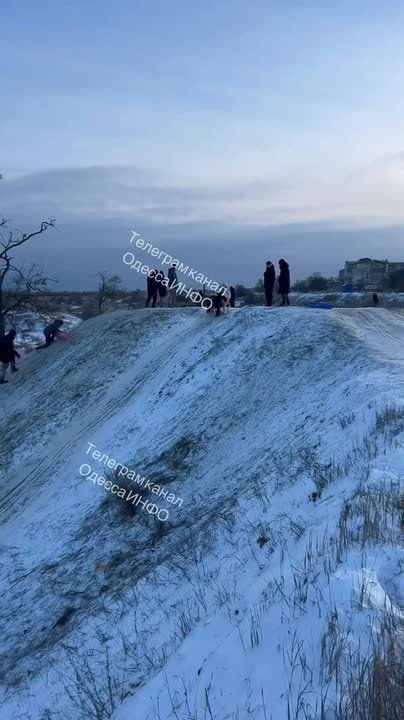 Санки, салазки и коньки - как прошли выходные в Одессе