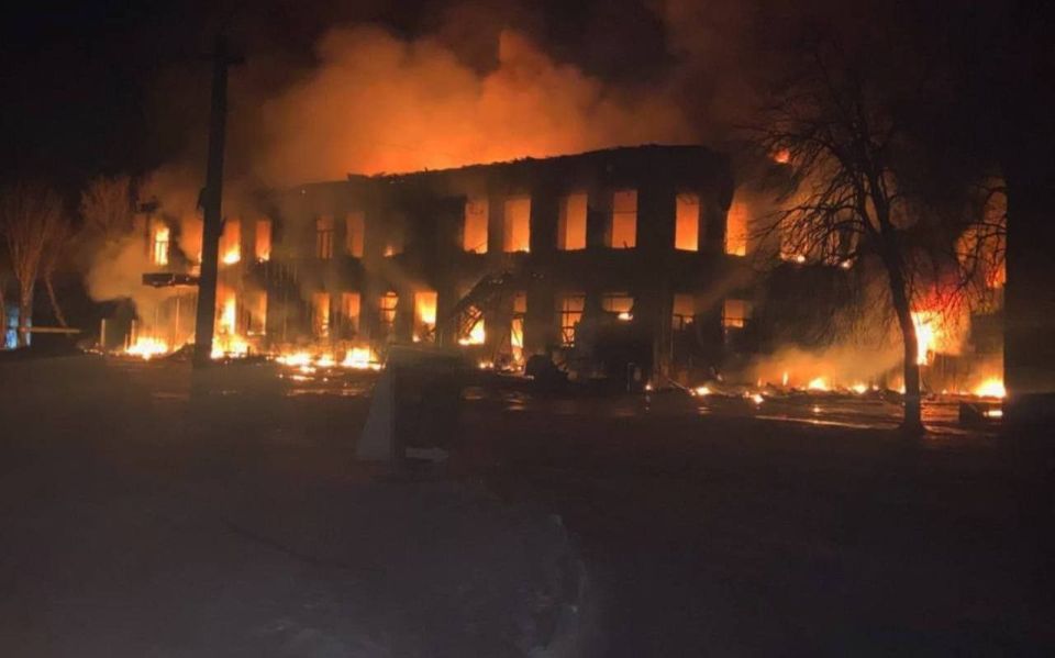 12 февраля 2026 года.. • 00: 25 Новомосковск Днепропетровской области – взрывы. Герани/Герберы 12 февраля 2026 года.. • 00: 25 Новомосковск Днепропетровской области – взрывы. Герани/Герберы