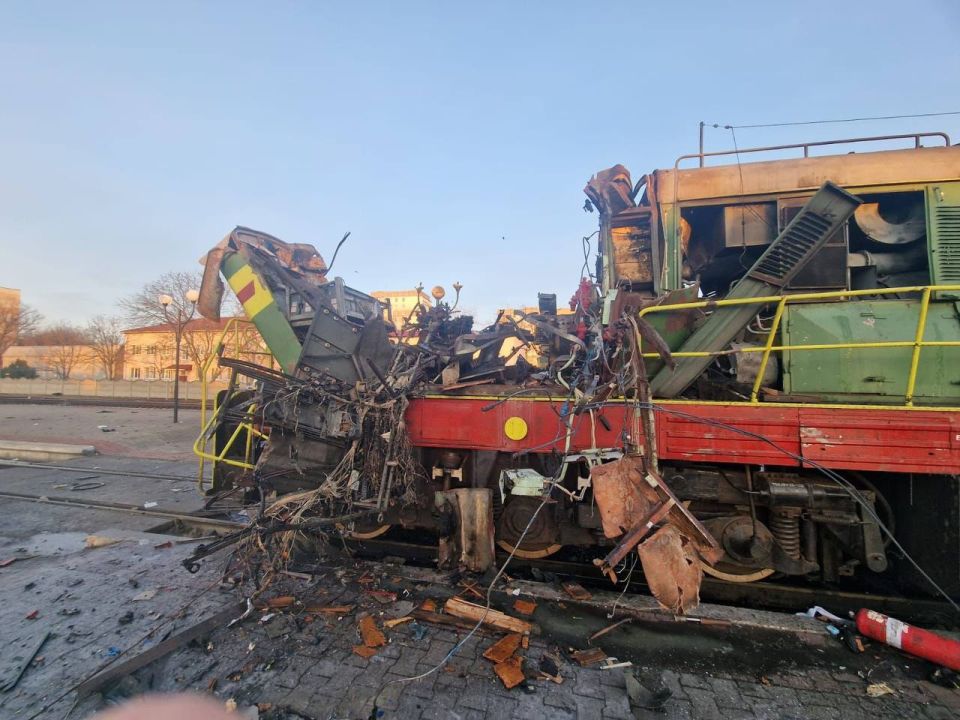 Ночью были поражены логистические объекты врага: уничтожены локомотивы в ряде регионов Украины Ночью были поражены логистические объекты врага: уничтожены локомотивы в ряде регионов Украины