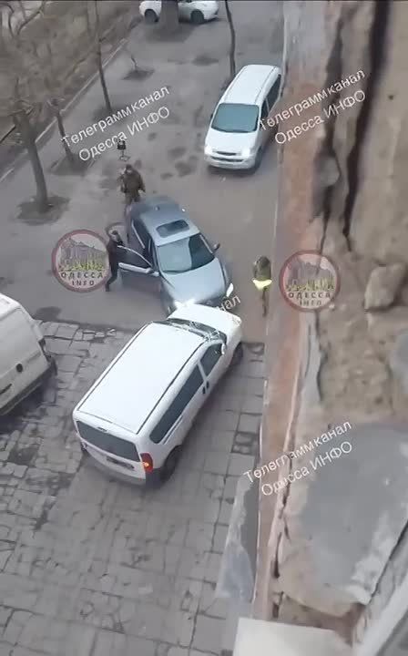 Сотрудник ТЦК стрелял в одессита, пытавшегося бежать