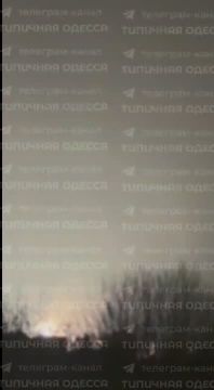 Возгорание в Черноморске (Ильичёвске) после прилётов «Гераней»