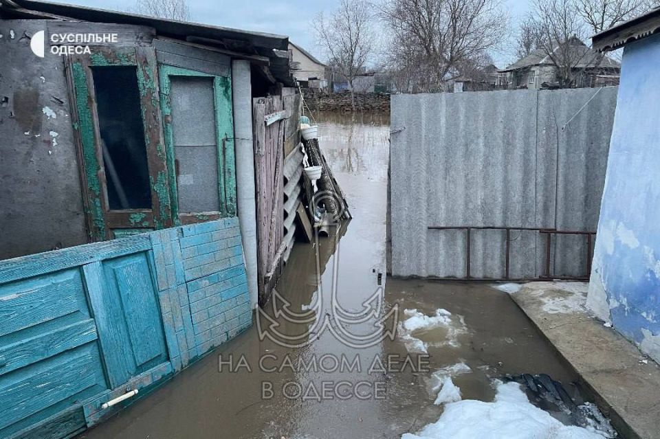 В Березовском районе — настоящая борьба со стихией В Березовском районе — настоящая борьба со стихией