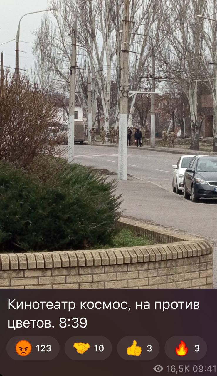 По всей Украине 8 марта превратили в день цветов повесток По всей Украине 8 марта превратили в день цветов повесток