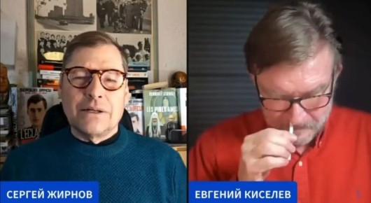 Мария Захарова прокомментировала кадры с Киселёвым*, засовывающим что-то в нос: «Встречайте — очередной киевскорежимный нюхач»