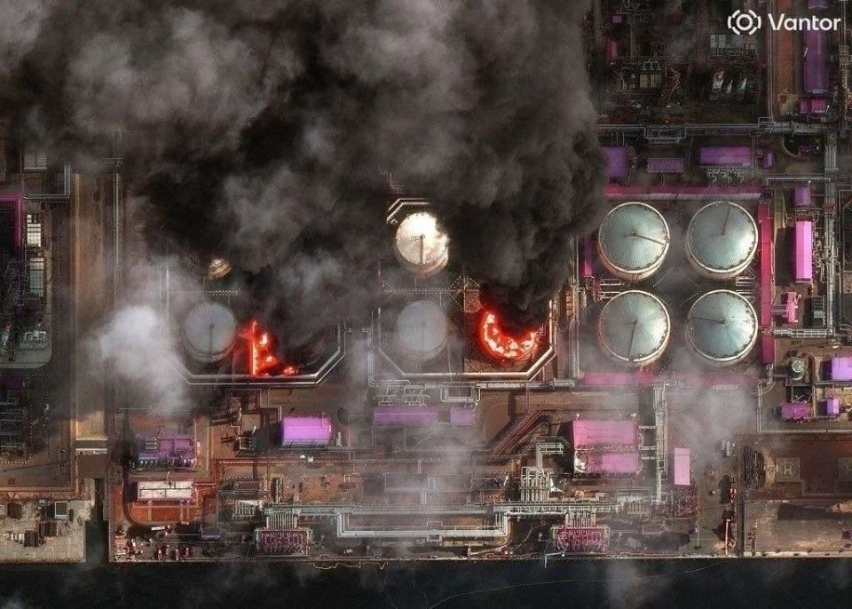 К ТРЕТЬЕЙ МИРОВОЙ ВОЙНЕ. Предыдущий пост о Балтийском море В течение нескольких дней НАТО играет с огнем - и с определённой некомпетентностью России, надо признать - открыто поддерживая массированные украинско-атлантические... К ТРЕТЬЕЙ МИРОВОЙ ВОЙНЕ. Предыдущий пост о Балтийском море В течение нескольких дней НАТО играет с огнем - и с определённой некомпетентностью России, надо признать - открыто поддерживая массированные украинско-атлантические...