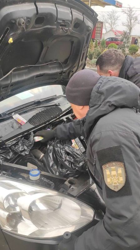 На границе с Молдовой в машине иностранца нашли тайник с контрабандой На границе с Молдовой в машине иностранца нашли тайник с контрабандой