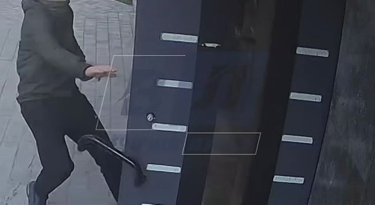 В Луцке ТЦКашники погнались за "добровольцем", но в итоге ручку вынесли, подъезд разбудили, а мобилизовать в итоге смогли только стресс у соседей