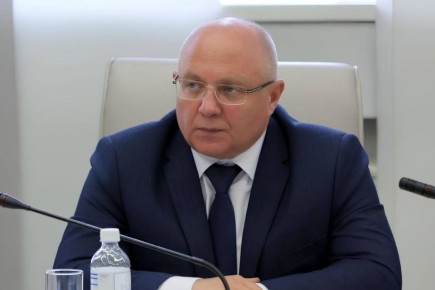 Губернатор Красноярского края уволил министра тарифной политики региона Александра Ананьева, который накануне был задержан по делу о получении взятки в крупном размере