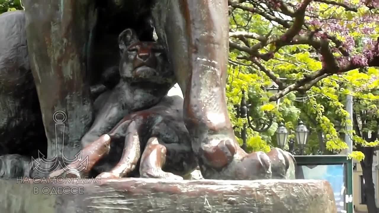 10 апреля 1944 года, после 907 дней оккупации, советские войска 3-го Украинского фронта под командованием генерала армии Р.Я. Малиновского (одессита!) освободили Одессу от немецко-фашистских захватчиков