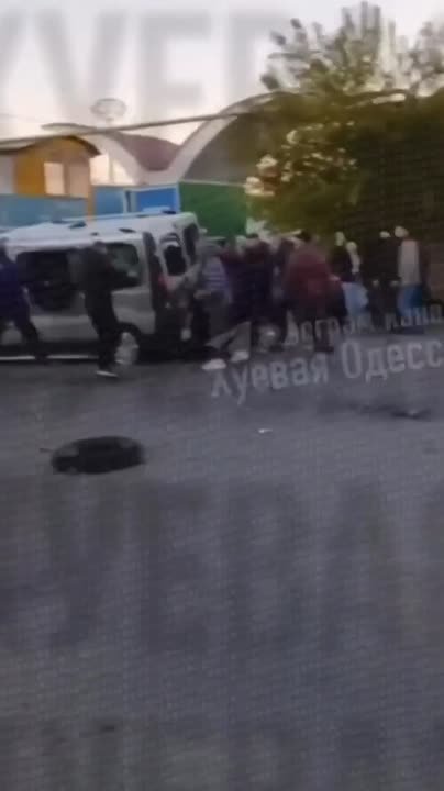 Сергей Карнаухов: А в Одессе не до Орбана. Там война с ТЦК