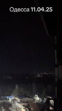 Чингис Дамбиев: Эффектное видео ударов русских "Гераней" по объектам противника в Одессе