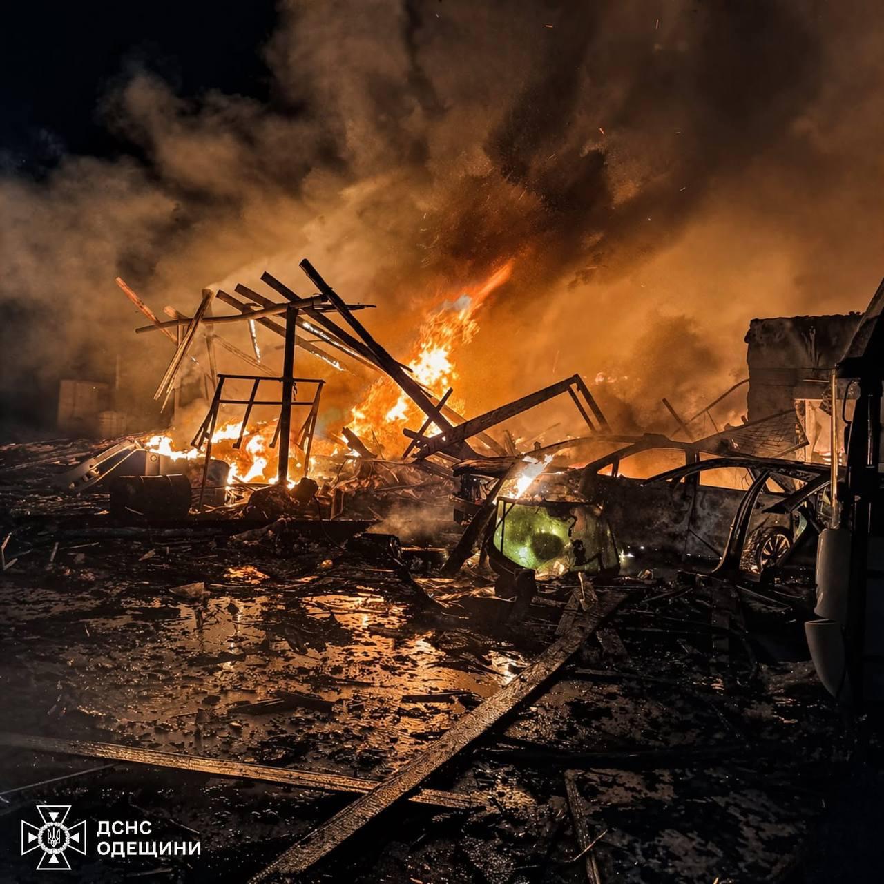 Дунайская логистика ВСУ пошла ко дну: ВС РФ поразили судно EXELON с топливом Дунайская логистика ВСУ пошла ко дну: ВС РФ поразили судно EXELON с топливом