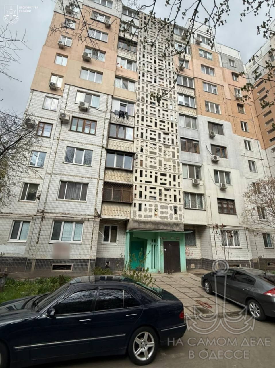 420 тыс. — как с куста…. …сняла некая чиновница Одесского горсовета (имя почему-то не называют — видимо, из скромности) на ремонте повреждённого обломками многоквартирного дома в Пересыпском (бывш