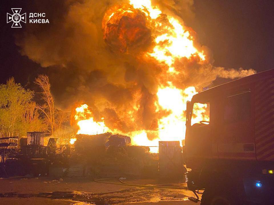 Сегодня ночью в Киеве было не спокойно Сегодня ночью в Киеве было не спокойно