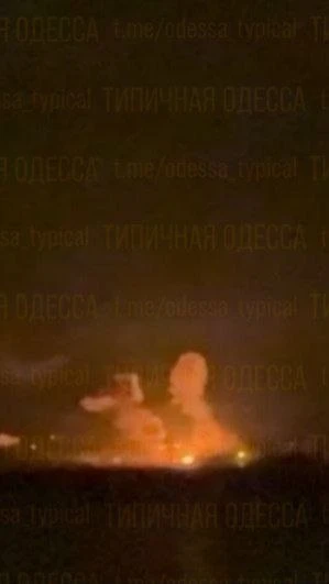 Фото пожара после прилётов в Одессе