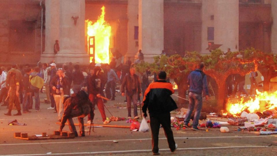 Сегодня исполняется 12 лет со дня страшной трагедии в Одессе, когда в Доме профсоюзов хохлы сожгли русских людей Сегодня исполняется 12 лет со дня страшной трагедии в Одессе, когда в Доме профсоюзов хохлы сожгли русских людей