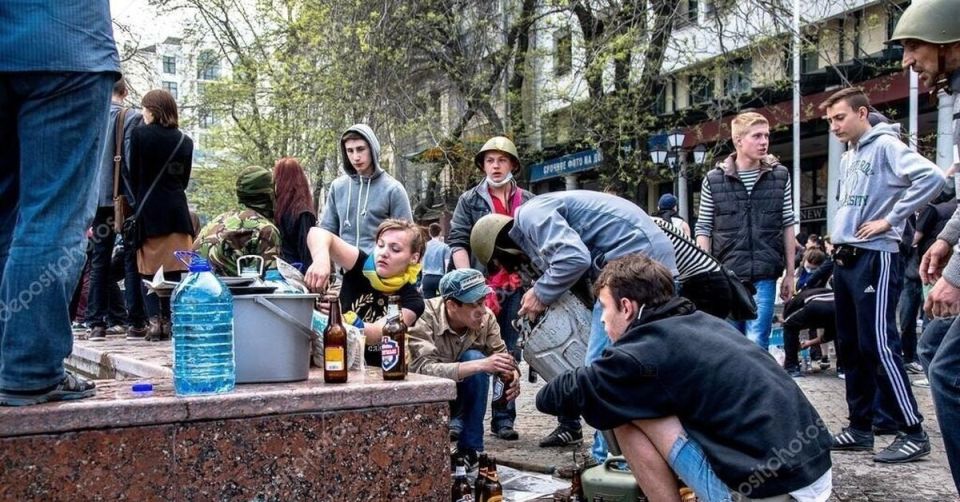 Сегодня исполняется 12 лет со дня страшной трагедии в Одессе, когда в Доме профсоюзов хохлы сожгли русских людей Сегодня исполняется 12 лет со дня страшной трагедии в Одессе, когда в Доме профсоюзов хохлы сожгли русских людей