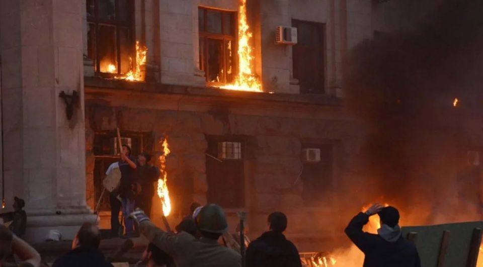 Ровно 12 лет назад 2 мая 2014 года в Одессе произошла трагедия, показавшая всему адекватному человечеству истинное лицо современной Украины Ровно 12 лет назад 2 мая 2014 года в Одессе произошла трагедия, показавшая всему адекватному человечеству истинное лицо современной Украины