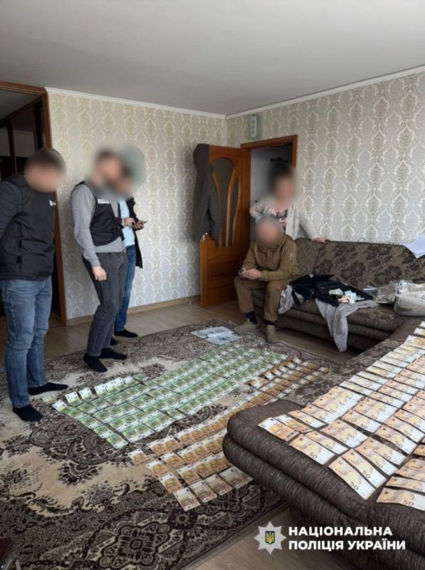 Масштабные облавы на руководителей ТЦК по всей Украине: у них конфискуют деньги в иностранной валюте и гривнах, а также авто и мотоциклы Масштабные облавы на руководителей ТЦК по всей Украине: у них конфискуют деньги в иностранной валюте и гривнах, а также авто и мотоциклы